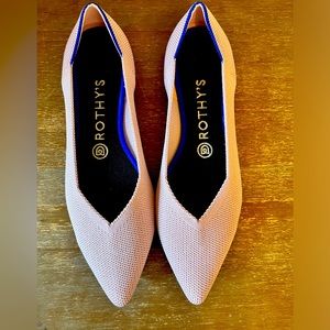 Rothy’s “The Point” shoe in light pink, size 8